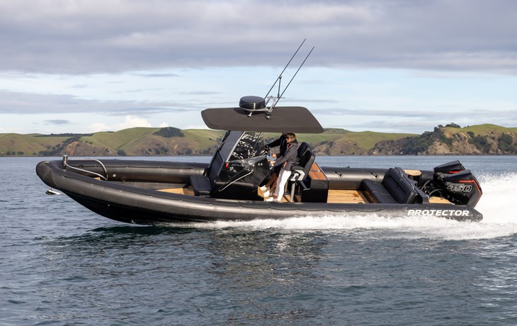 The Blackbird: Rayglass’s most impressive custom build yet