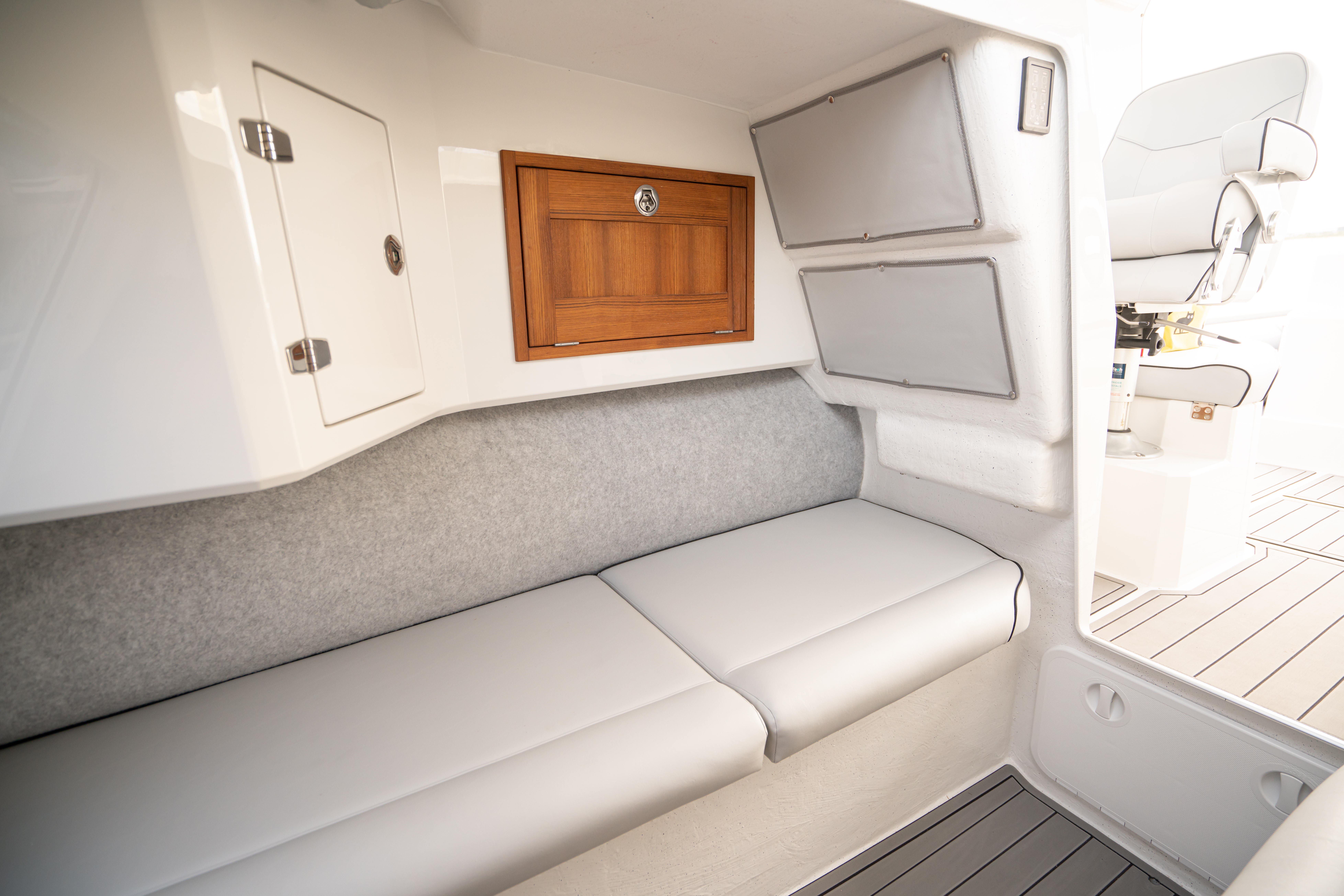 Optional built in fridge & storage compartment