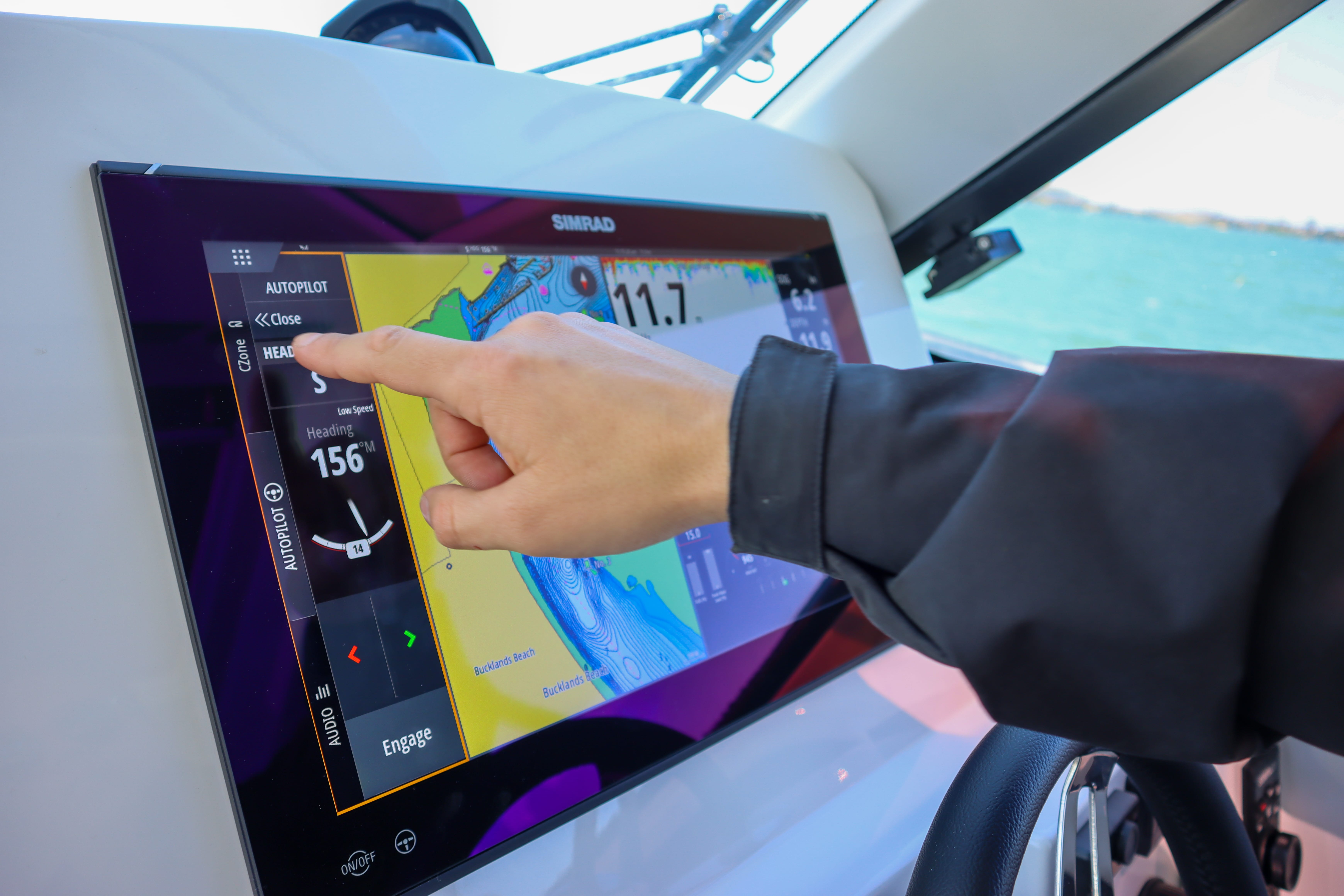 Tour a 3500 that’s controlled via Simrad touchscreen