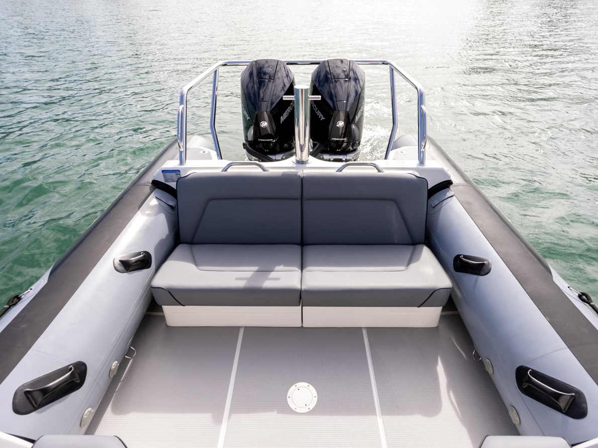 Optional Luxury Transom Seats
