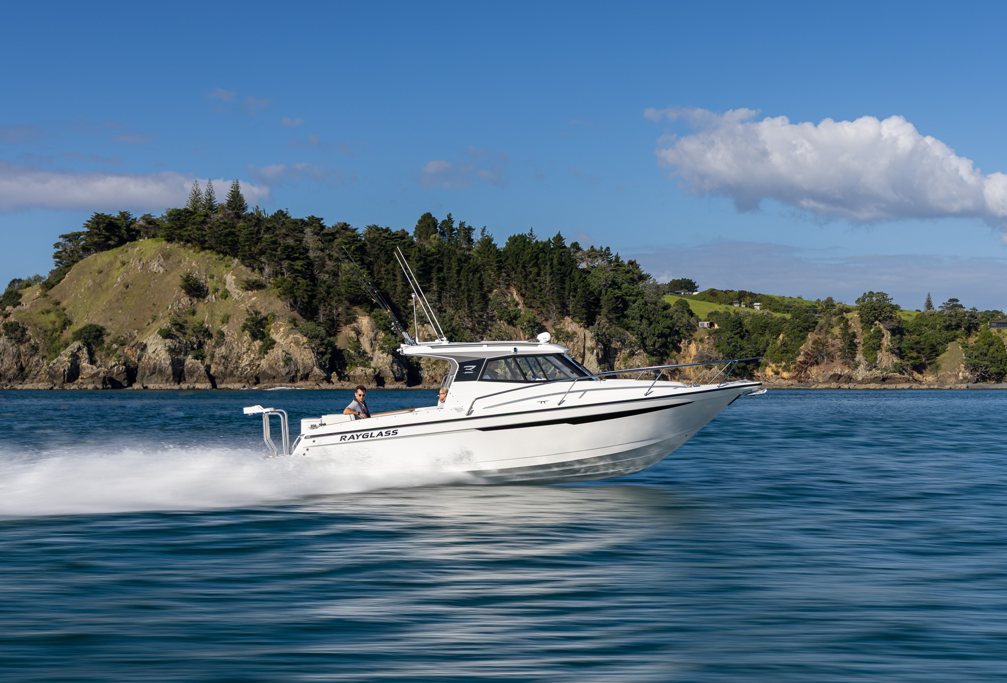 Exploring the Rayglass 2700 - The ultimate multipurpose vessel