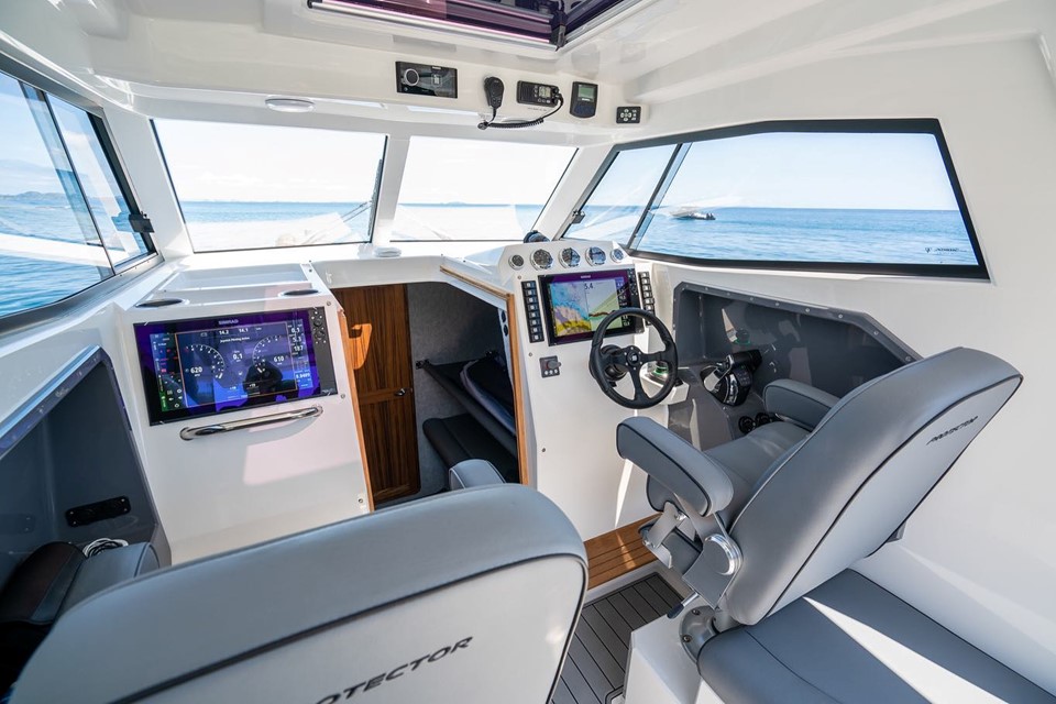 SIMRAD GUIDES: CREATING ROUTES ON YOUR SIMRAD MFD
