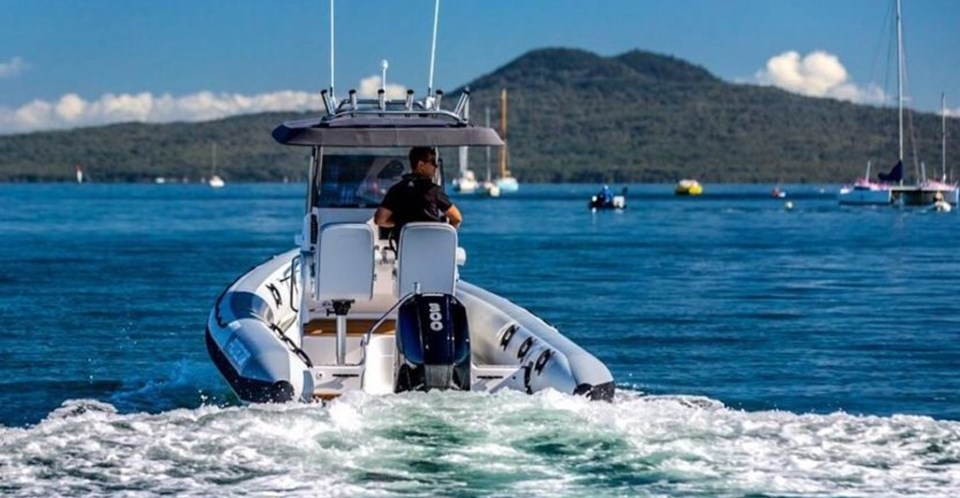 THE RAYGLASS GUIDE TO MARINE NAVIGATION MARKS