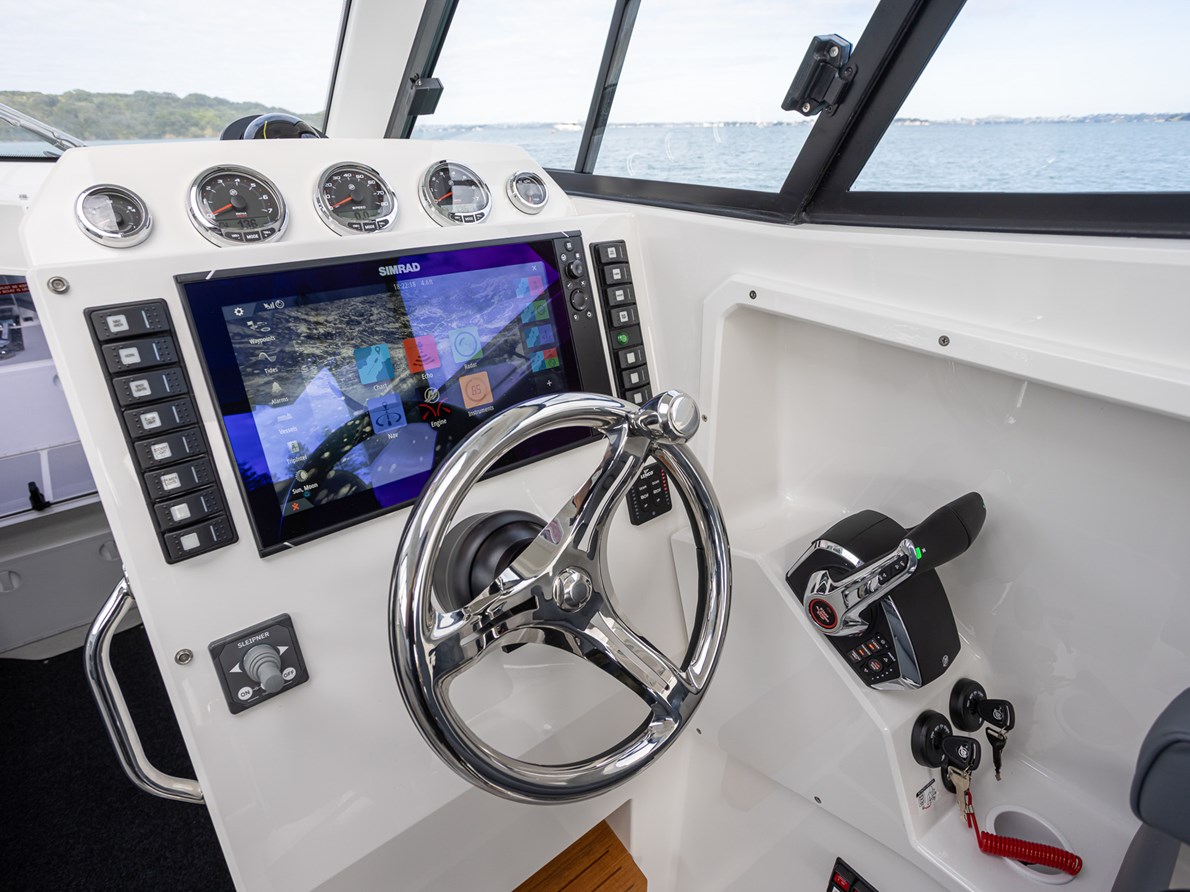 RE-Designed Dash with larger area for bigger displays