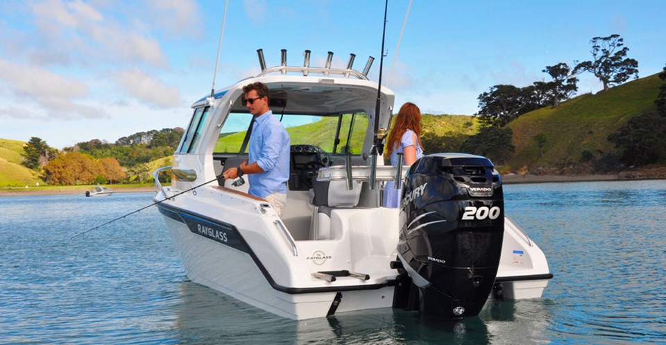 RAYGLASS LEGEND 2200 AND 2350: THE ULTIMATE EASY FISHING BOATS