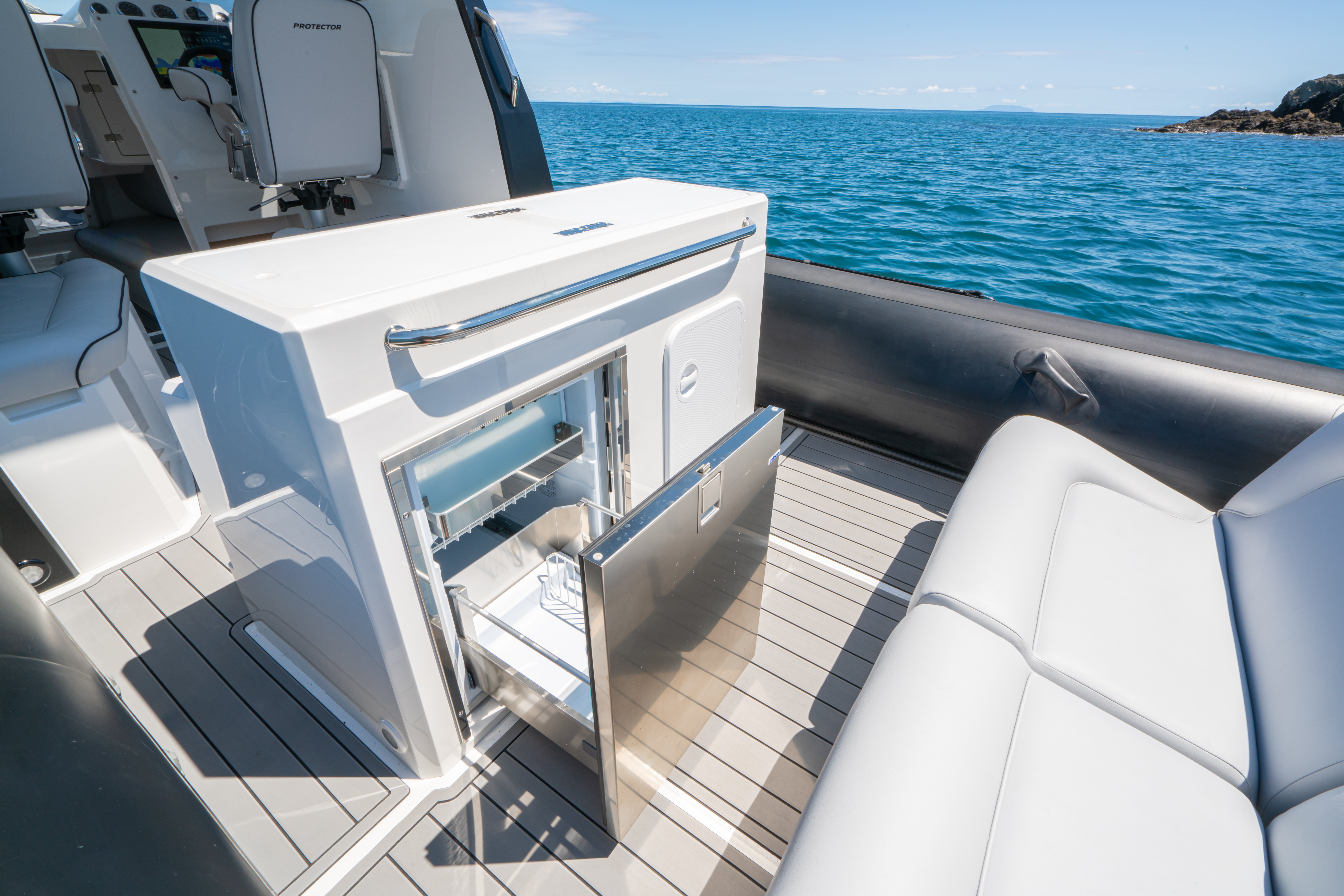 Optional cockpit wet bar