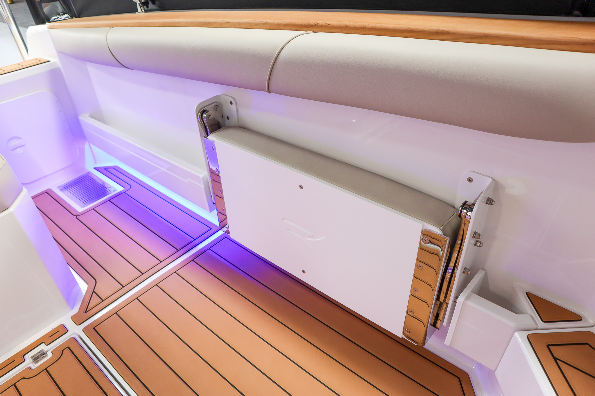 Port & stbd foldaway under coaming seats