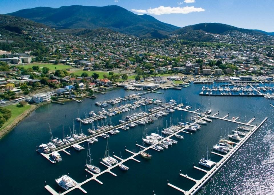 Rayglass Legend joins Freedom Boat Club Hobart